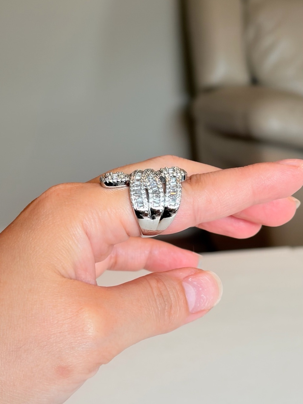 Inlaid Sparkling Synthetic Zirconia Engagement Ring. - Picture 10 of 11